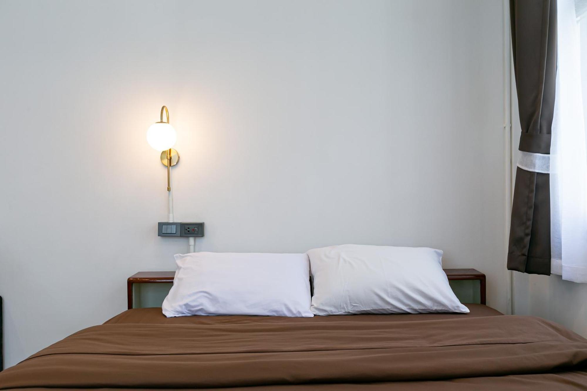 Taladnoi Paint House Hostel กรุงเทพมหานคร ภายนอก รูปภาพ