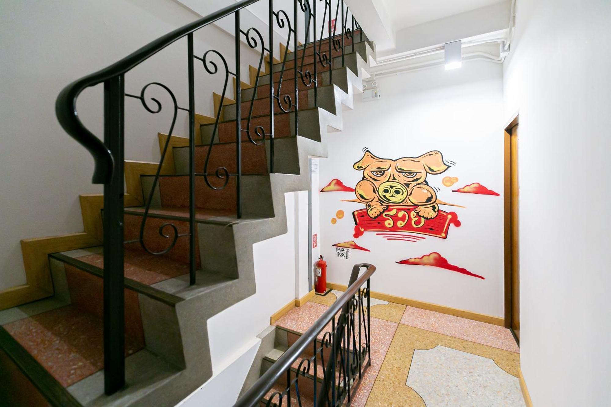 Taladnoi Paint House Hostel กรุงเทพมหานคร ภายนอก รูปภาพ