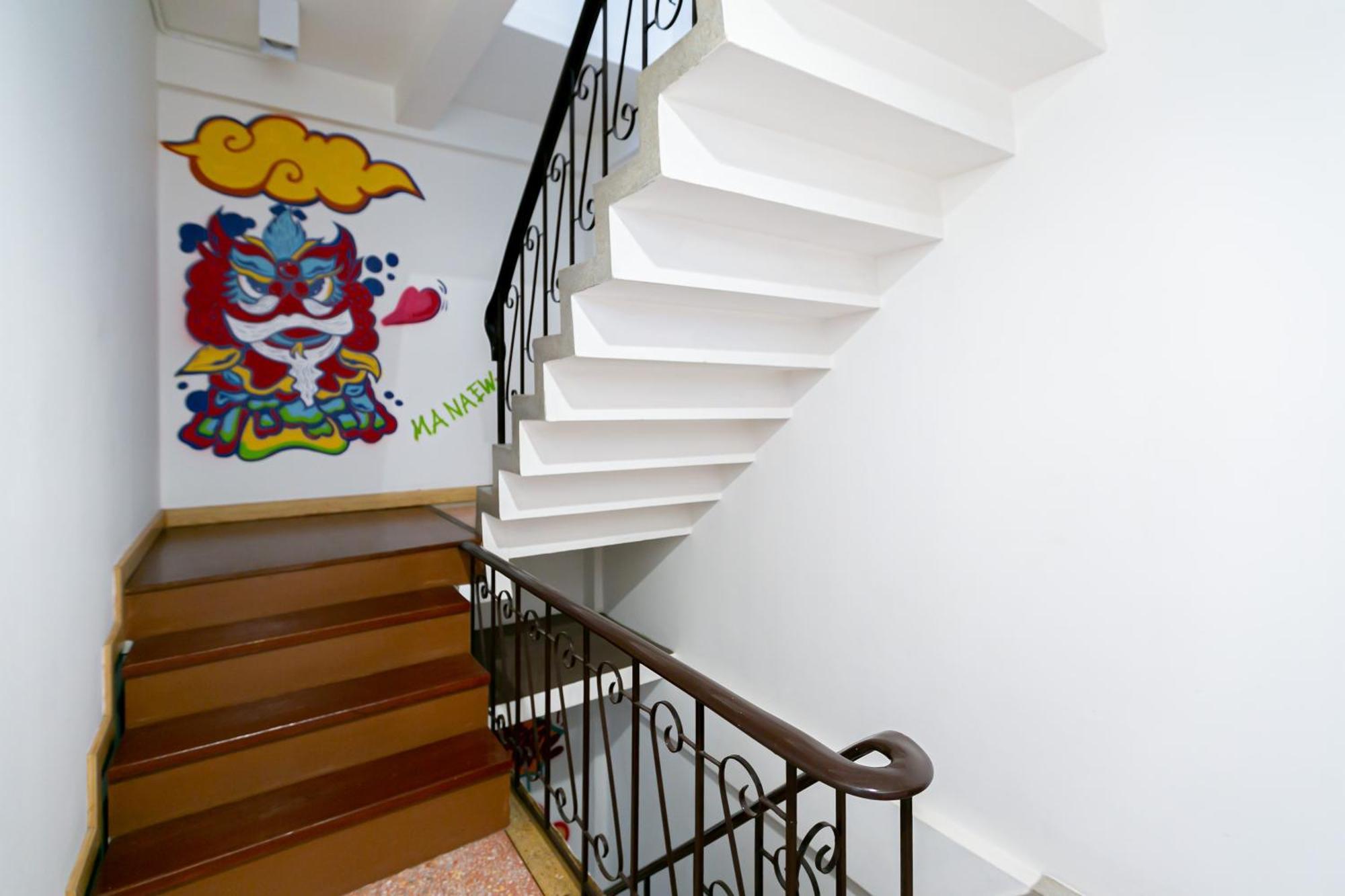 Taladnoi Paint House Hostel กรุงเทพมหานคร ภายนอก รูปภาพ